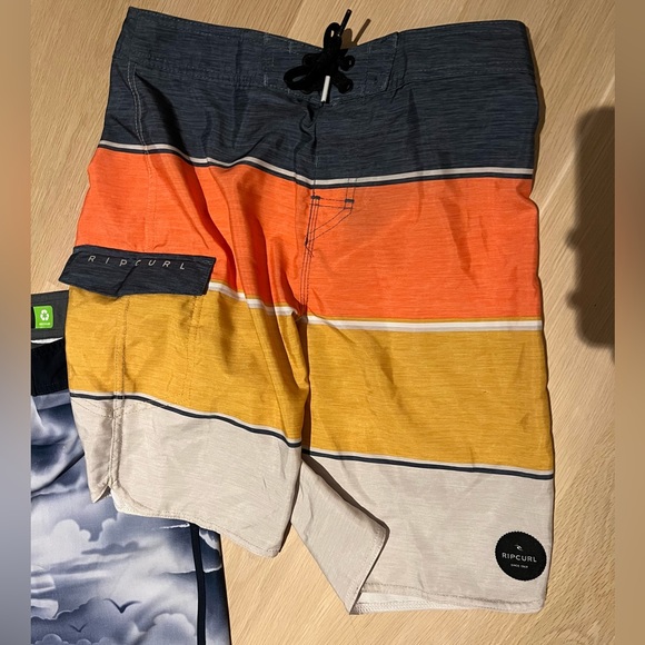 Quiksilver Highline and Ripcurl Boardshort - Picture 3 of 8